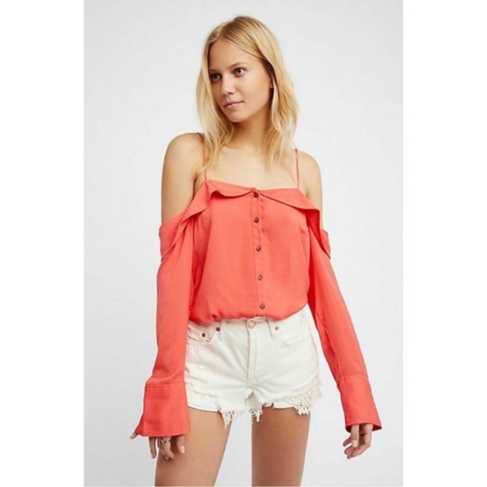 NWT Free People Walk This Way Top in Coral. Size M (Medium).